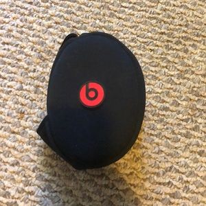 Beats by Dre headphone case
